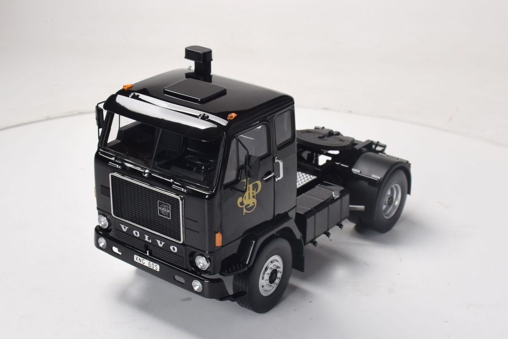 Volvo F88 Black John Player Special 1977 - John Ayrey Die Casts